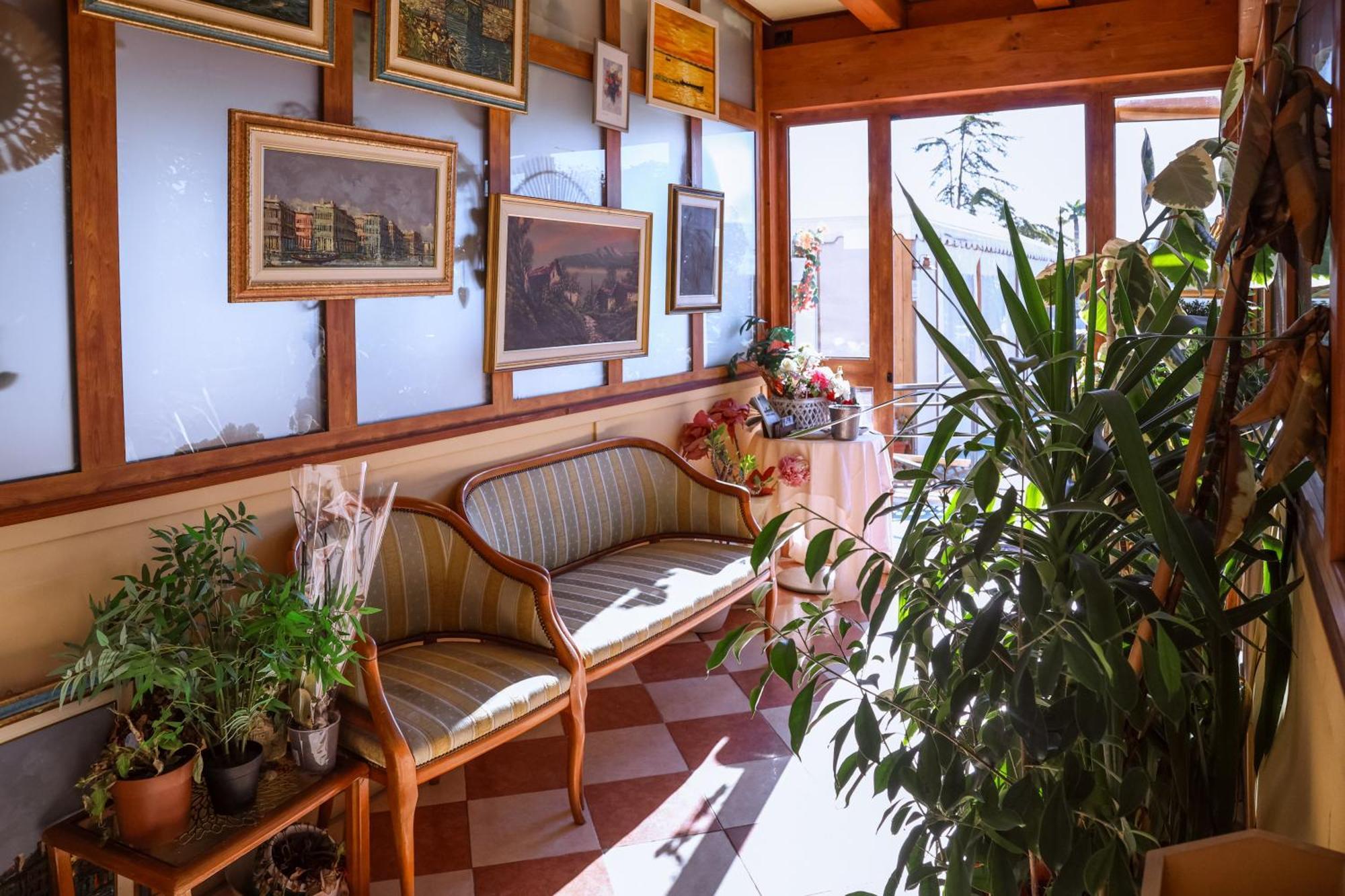 Hotel Villa Sara Mestre Exterior photo
