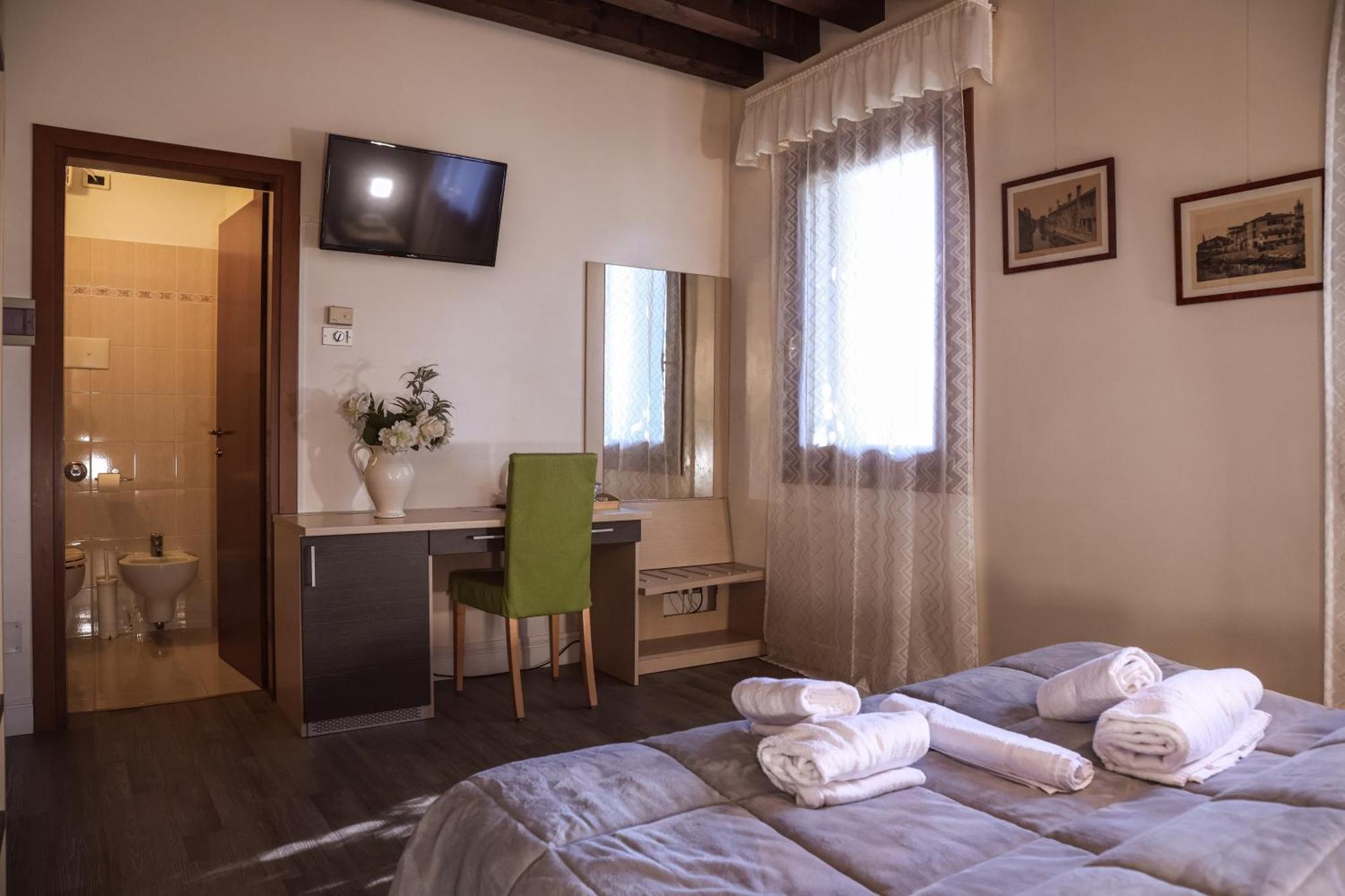 Hotel Villa Sara Mestre Exterior photo